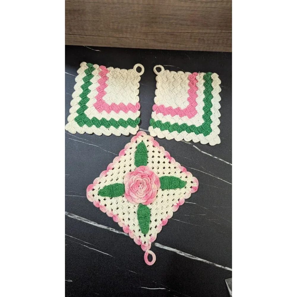 Vintage Hand-Crocheted Potholders Set Of 3 With Loops Pink/Green/White Floral Pa